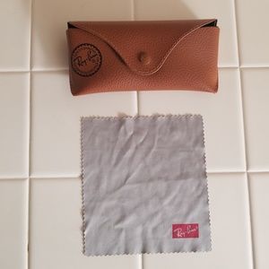 Ray ban case and cloth